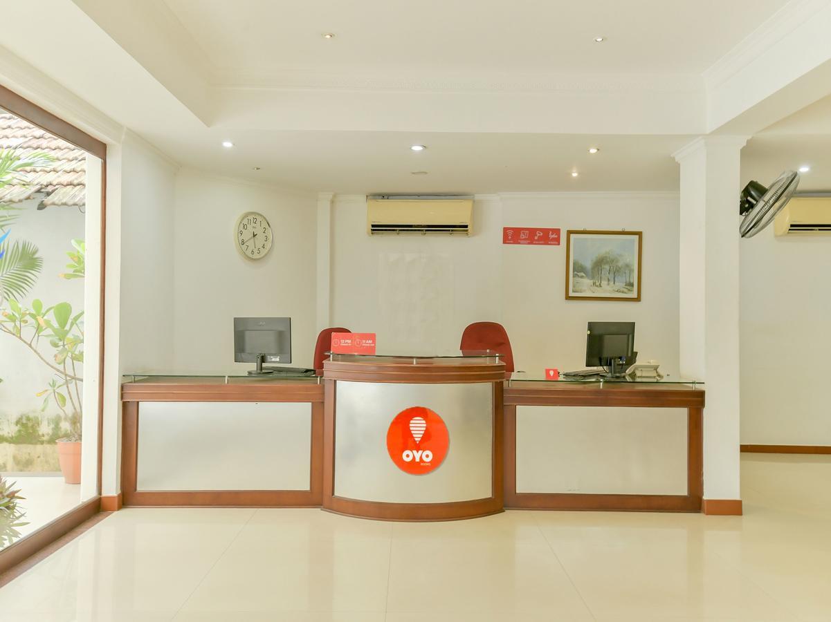 Отель Oyo 15460 Centre Point Коччи Экстерьер фото